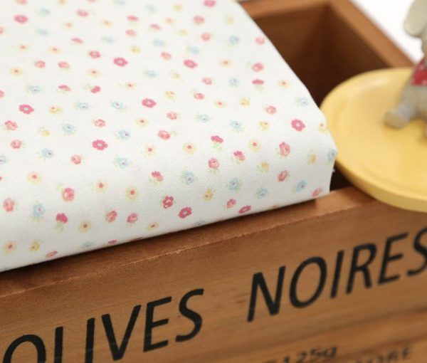 Çıtır Çiçekli Doğal Pamuk Kumaş (yarım metre)