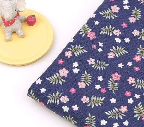 Lacivert Çiçekli Doğal Pamuk Kumaş (yarım metre)