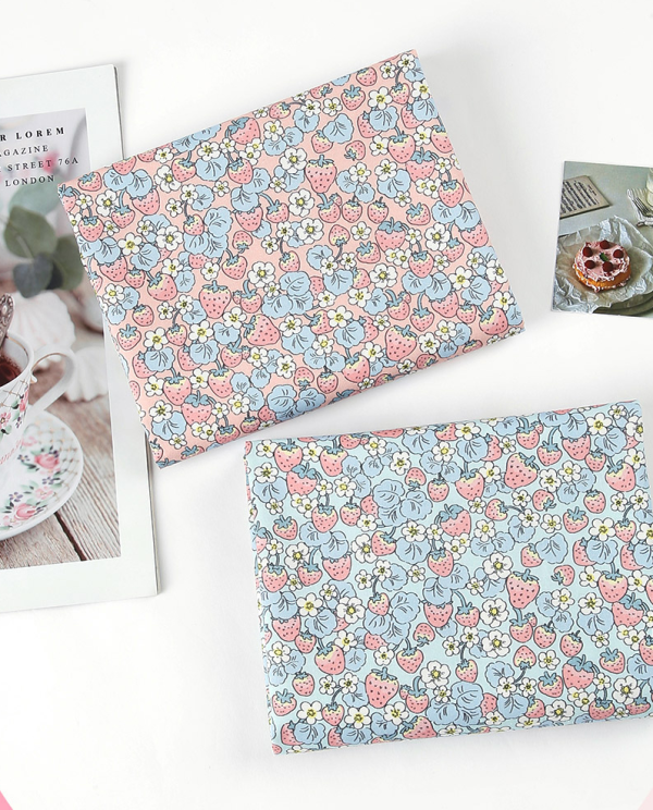 Vintage Çilek Doğal Pamuk Kumaş -Mavi- (yarım metre)